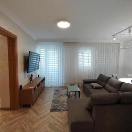 Decebal Premium Confort Craiova Kültér fotó
